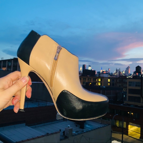 Guess Genuine Leather Heels Cutout Booties - Picture 11 of 16